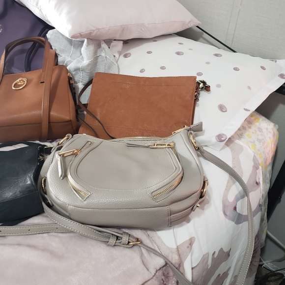 Purses - Picture 2 of 6